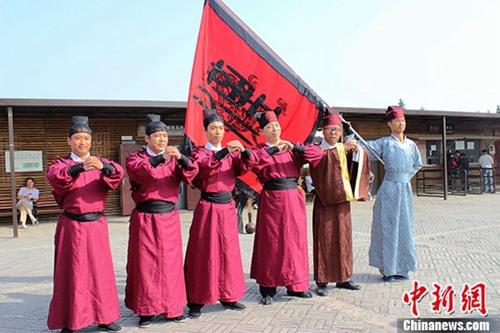 插茱萸辟邪、饮菊花酒 重阳节旧俗今存几何？