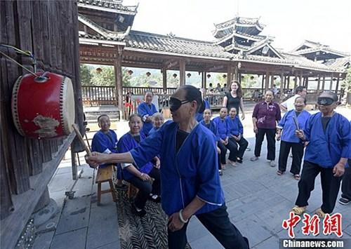 插茱萸辟邪、饮菊花酒 重阳节旧俗今存几何？