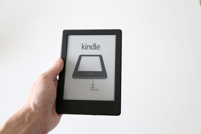 亚马逊和中国移动一起出了咪咕版的 Kindle，我们开箱之后也打开了一个新世界