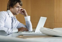 久坐易患心脑血管疾病!电脑族要防4种痛