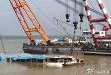 技术科普：为什么三天后才扶正翻沉客船？