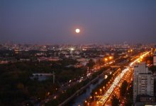 快看!“超级月亮”升起来了:68年最大一次